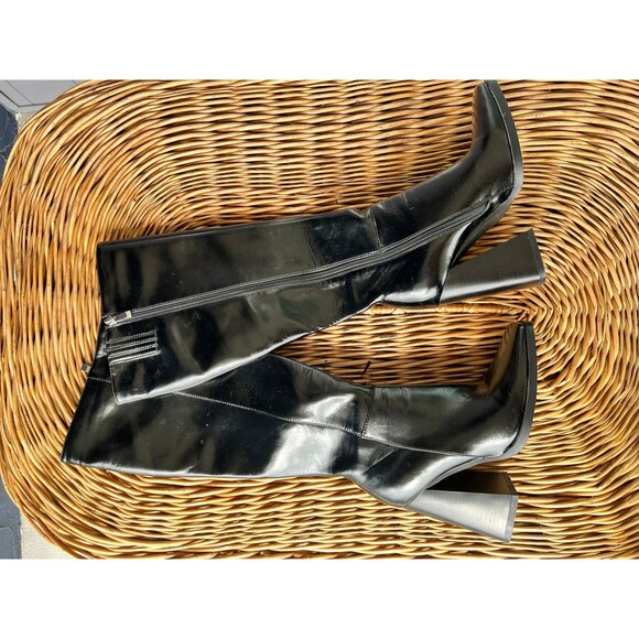 knee high black boots - Picture 8 of 8